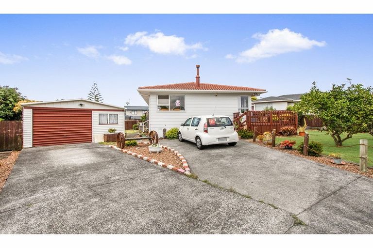 Photo of property in 6 Narada Place, Papatoetoe, Auckland, 2025