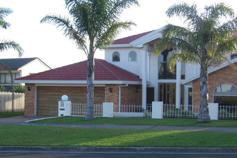 Photo of property in 11 Kahala Place, West Harbour, Auckland, 0618