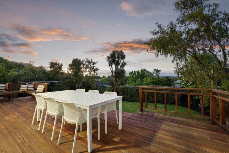 Photo of property in 18 Dyers Pass Road, Cashmere, Christchurch, 8022