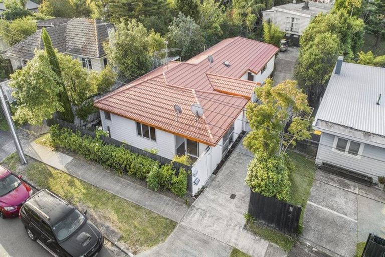 Photo of property in 13a Golf Road, New Lynn, Auckland, 0600