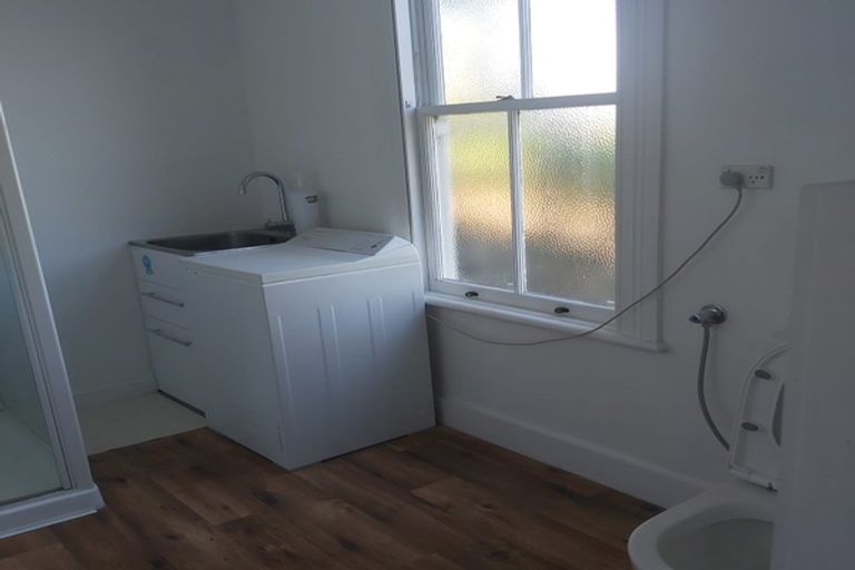 Photo of property in 2 Hinemoa Street, Birkenhead, Auckland, 0626