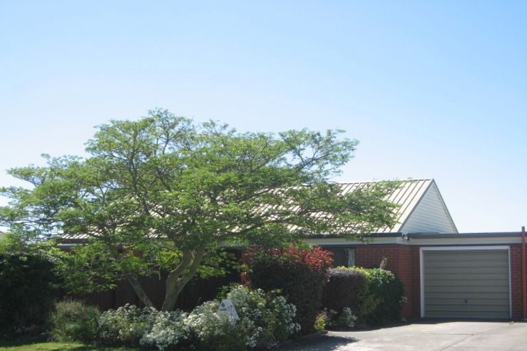 Photo of property in 105 Arcon Drive, Broomfield, Christchurch, 8042