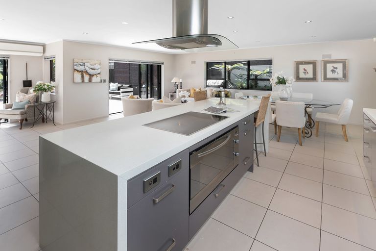 Photo of property in 12 Mark Edward Drive, Half Moon Bay, Auckland, 2012