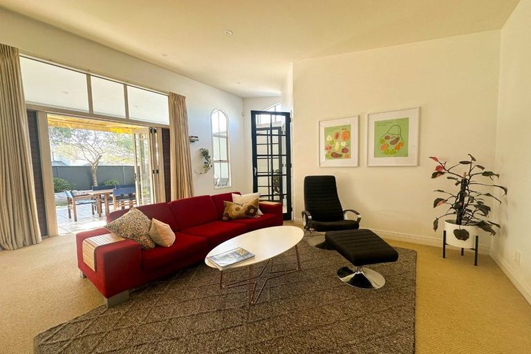 Photo of property in 1/12 Rodney Road, Northcote Point, Auckland, 0627