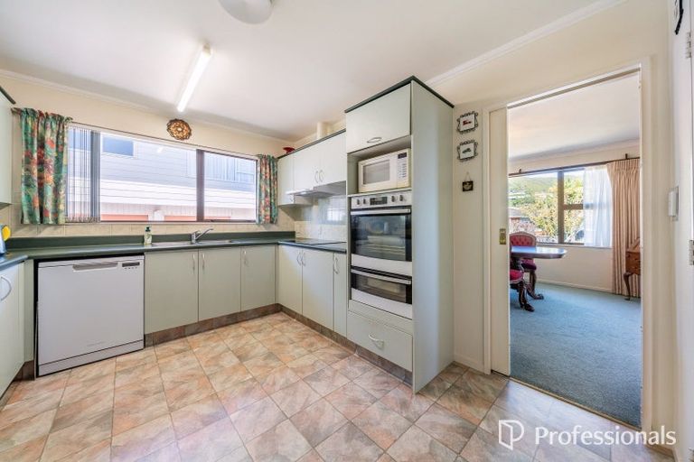Photo of property in 7 Summit Road, Fairfield, Lower Hutt, 5011