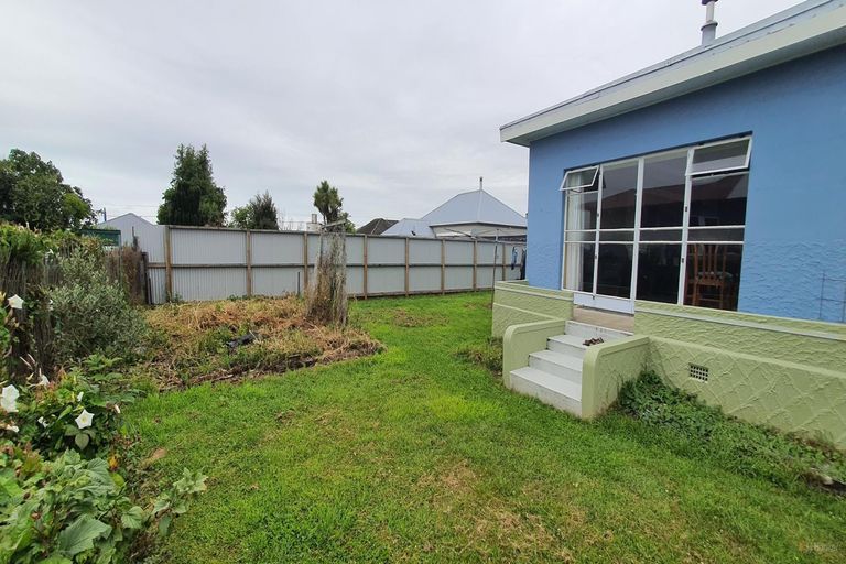 Photo of property in 53 Rhodes Street, Waimate, 7924