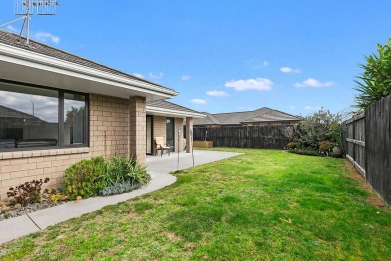 Photo of property in 23 Rainey Crescent, Papamoa Beach, Papamoa, 3118