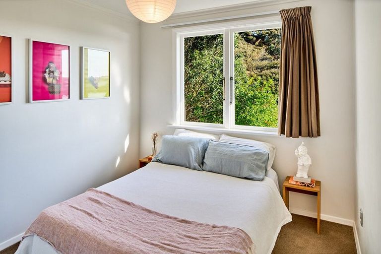 Photo of property in 20 Kiriwai Road, Paremata, Porirua, 5024