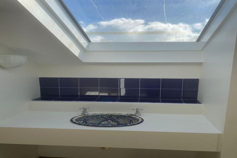 Photo of property in 2a Seaforth Avenue, Mangere Bridge, Auckland, 2022