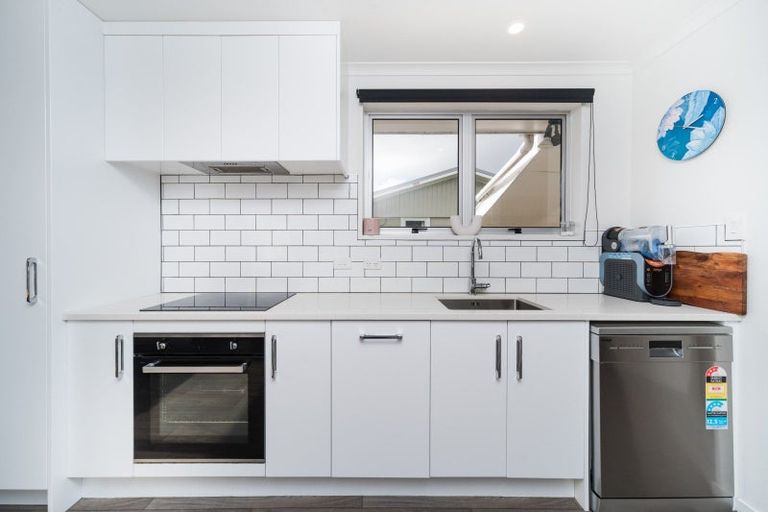 Photo of property in 124 Tremaine Avenue, Westbrook, Palmerston North, 4412
