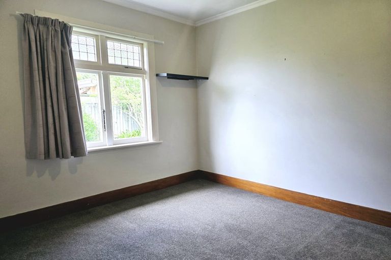 Photo of property in 16 Buller Street, Picton, 7220