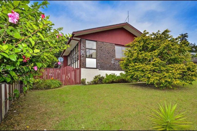 Photo of property in 1/35 Palliser Lane, Browns Bay, Auckland, 0630