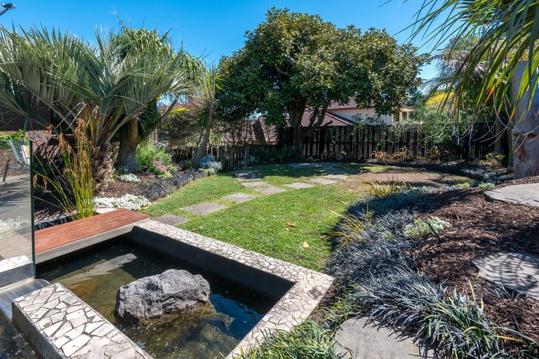 Photo of property in 12 Mark Edward Drive, Half Moon Bay, Auckland, 2012