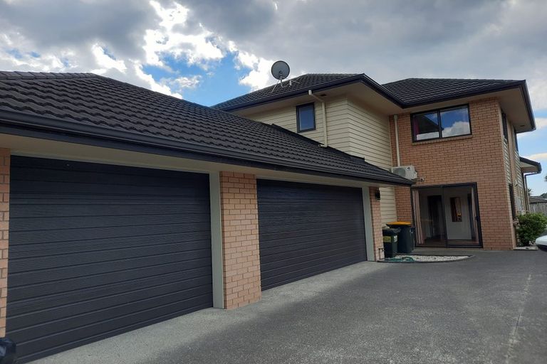 Photo of property in 21 Fairbairn Place, East Tamaki Heights, Auckland, 2016