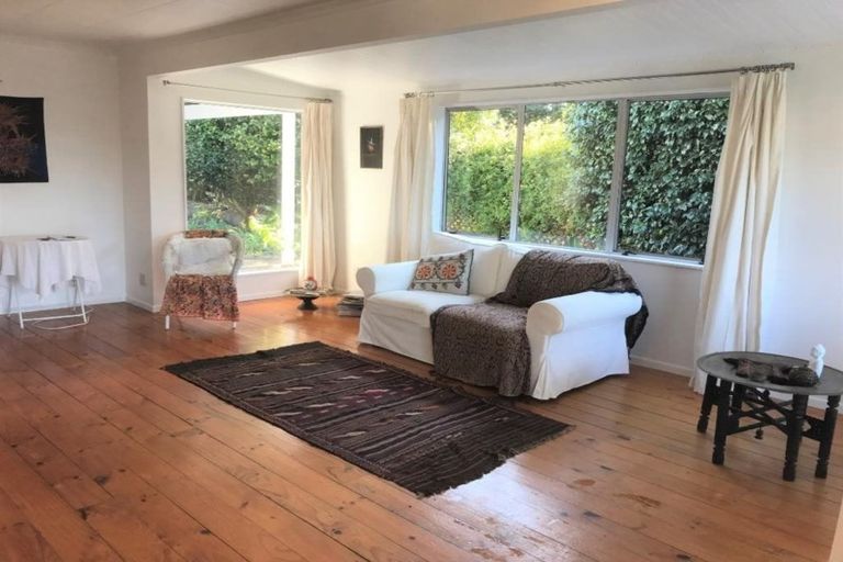 Photo of property in 47 Wairau Road, Oakura, 4314