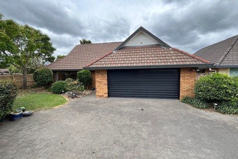 Photo of property in 2/31 Crescent Hills Court, Northpark, Auckland, 2013