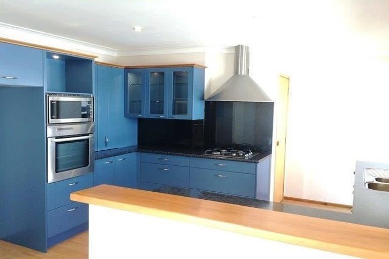 Photo of property in 1/37 Takutai Avenue, Half Moon Bay, Auckland, 2012