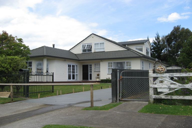 Photo of property in 42 Church Road, Mangere Bridge, Auckland, 2022
