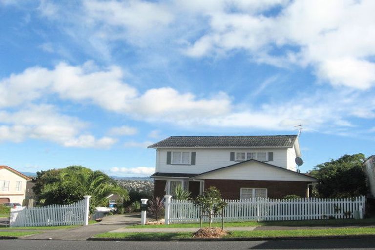 Photo of property in 131 Bradbury Road, Botany Downs, Auckland, 2010
