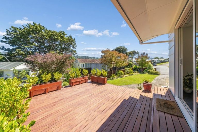 Photo of property in 21 Oaklands Grove, Clouston Park, Upper Hutt, 5018