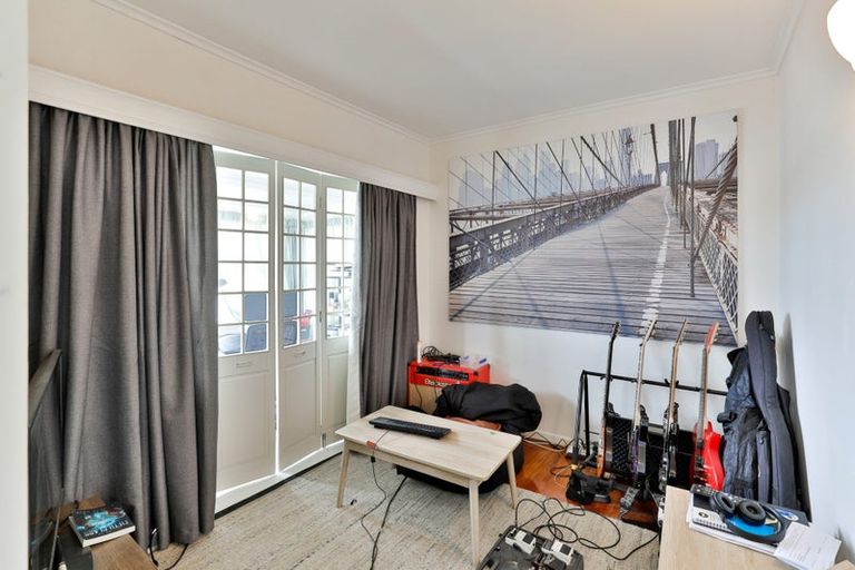 Photo of property in 1/60 Church Street, Northcote Point, Auckland, 0627