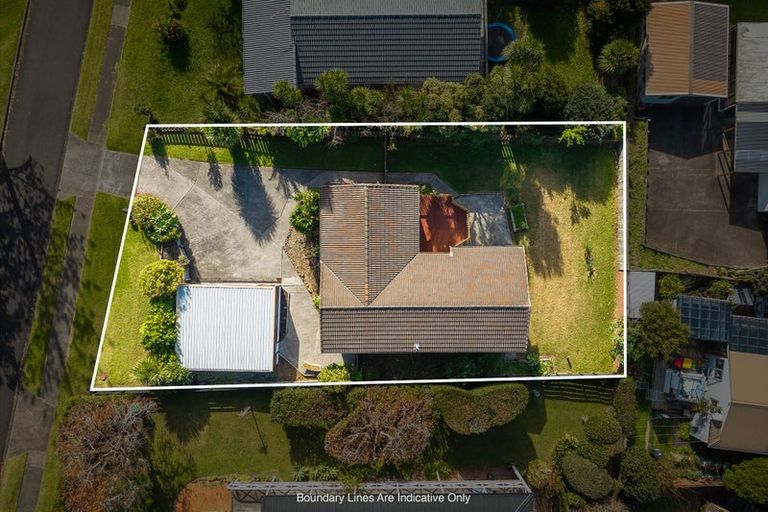 Photo of property in 16 Halldene Terrace, Red Beach, 0932