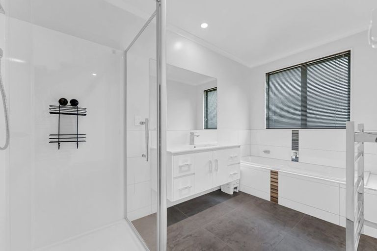 Photo of property in 1 Helenvale Crescent, Pokeno, 2402