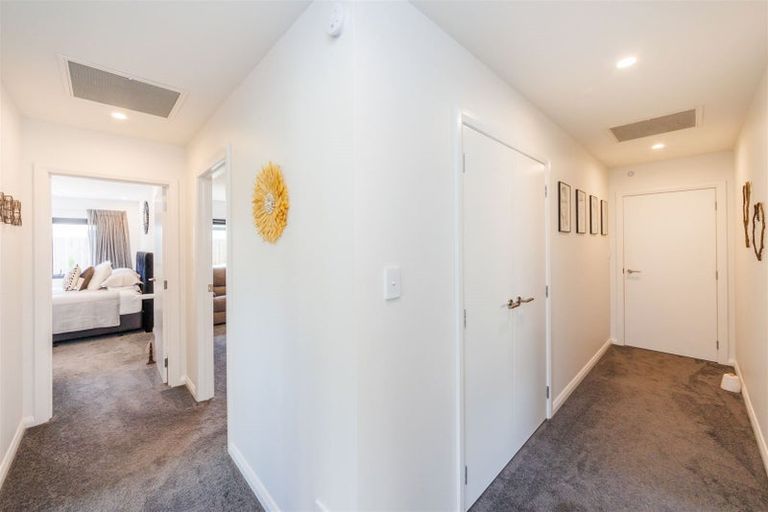 Photo of property in 36 Freedom Drive, Kelvin Grove, Palmerston North, 4414