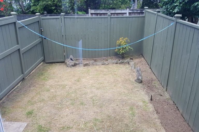Photo of property in 6/5 Aratonga Avenue, Greenlane, Auckland, 1051
