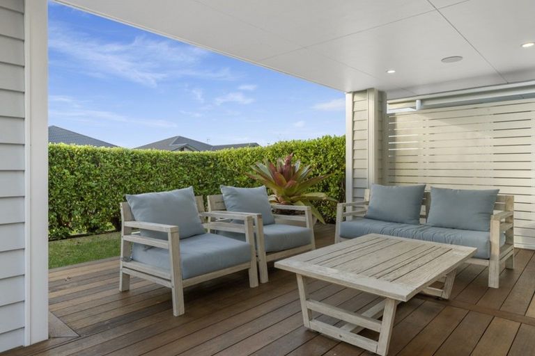 Photo of property in 74 Penetaka Heights, Pyes Pa, Tauranga, 3112