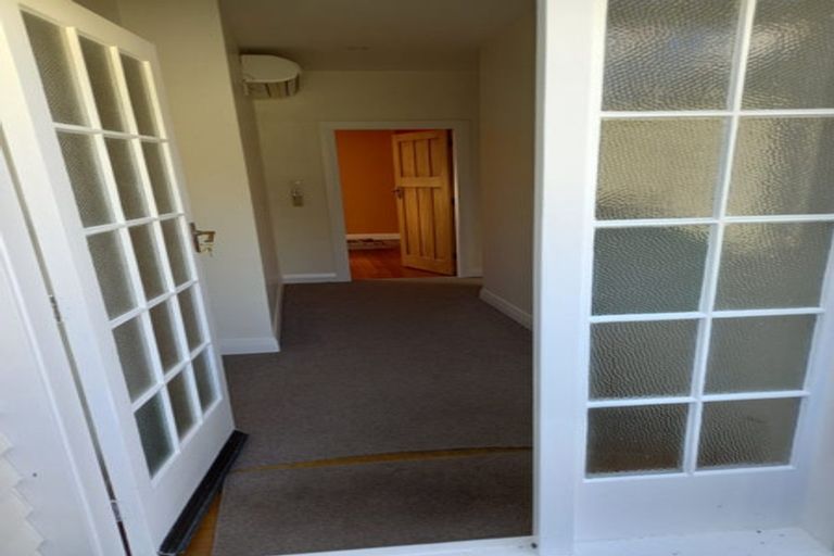 Photo of property in 82 Mortimer Terrace, Brooklyn, Wellington, 6021