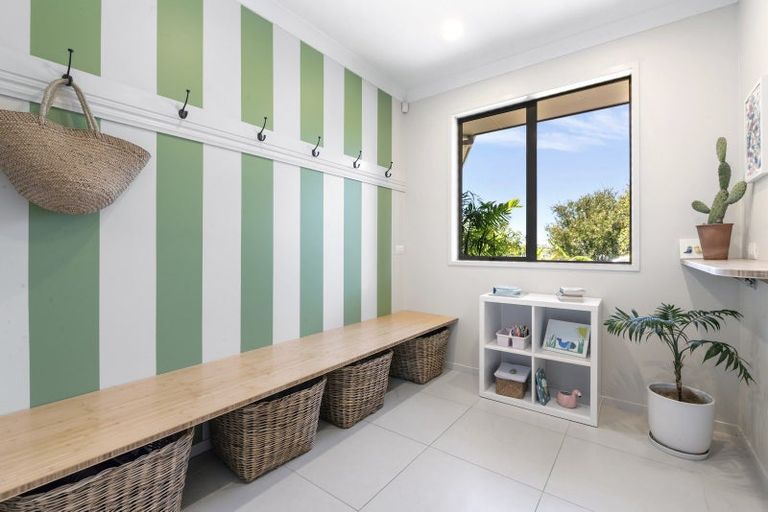 Photo of property in 64 Balboa Drive, Matakatia, Whangaparaoa, 0930