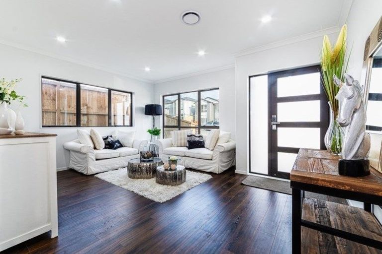 Photo of property in 42 Tinaku Road, Flat Bush, Auckland, 2019