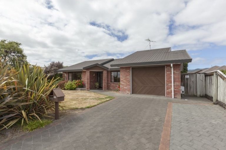 Photo of property in 44 Cedar Drive, Paraparaumu Beach, Paraparaumu, 5032