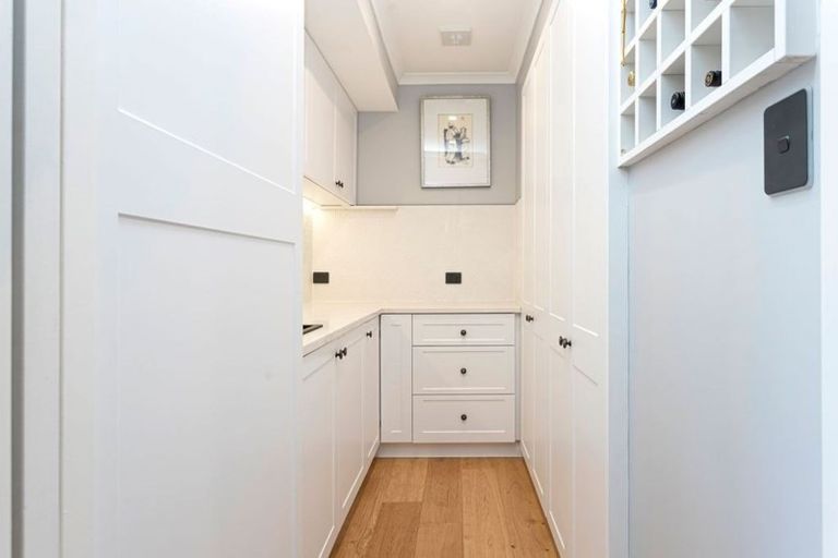 Photo of property in 10 Bayview Crescent, Duvauchelle, 7581