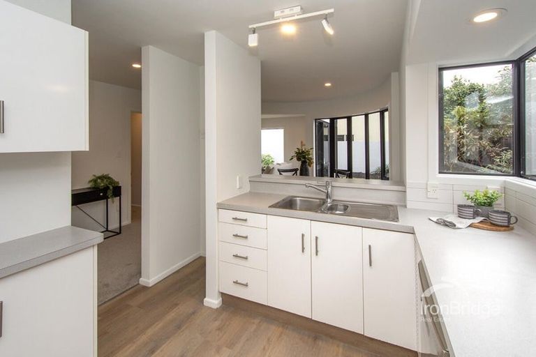 Photo of property in 12 Claverley Garden, Avonhead, Christchurch, 8042