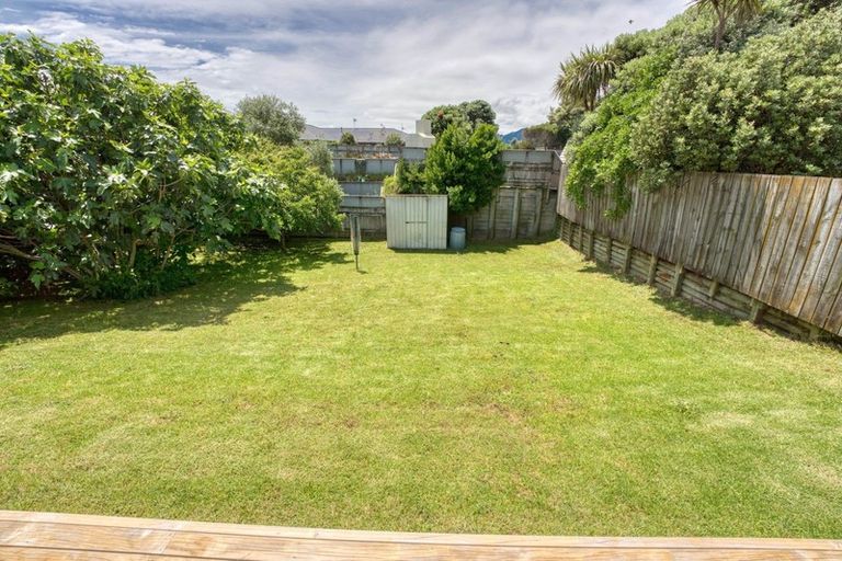 Photo of property in 13 Reeves Street, Waikanae Beach, Waikanae, 5036