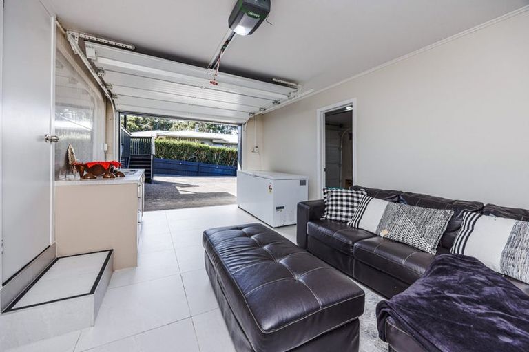 Photo of property in 6 Lucas Place, Weymouth, Auckland, 2103