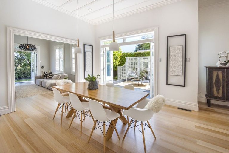 Photo of property in 7 Summer Street, Stanley Point, Auckland, 0624