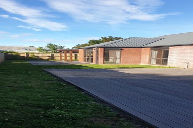 Photo of property in 12 Thoresby Mews, Avonhead, Christchurch, 8042