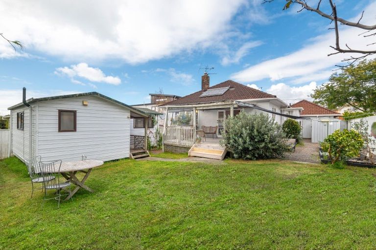 Photo of property in 16 Achilles Crescent, Narrow Neck, Auckland, 0624