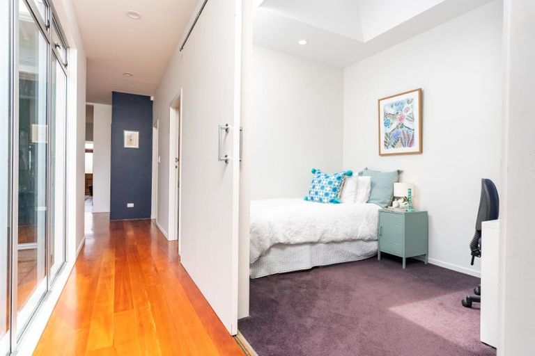 Photo of property in 15 Garfield Street, Brooklyn, Wellington, 6021