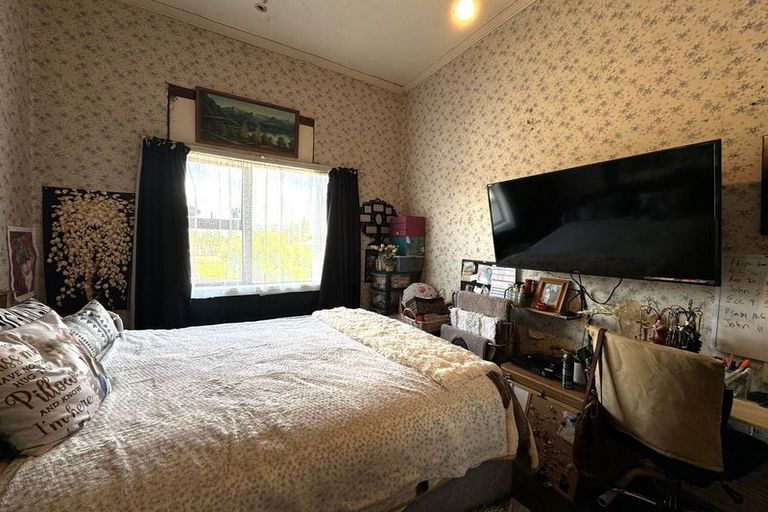 Photo of property in 17 Bridport Street, Kaitangata, 9210