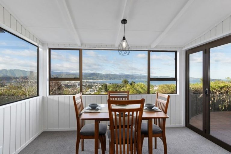 Photo of property in 6 Stanhope Grove, Korokoro, Lower Hutt, 5012