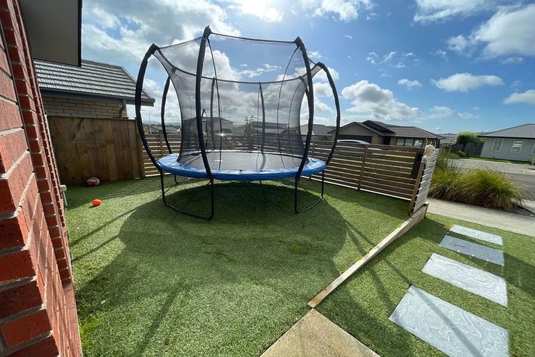 Photo of property in 12 Huamanu Street, Pukekohe, 2120