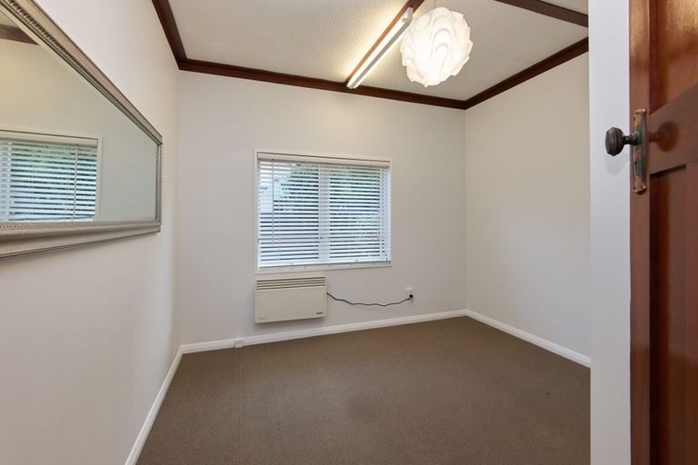 Photo of property in 40 Derwent Street, Island Bay, Wellington, 6023