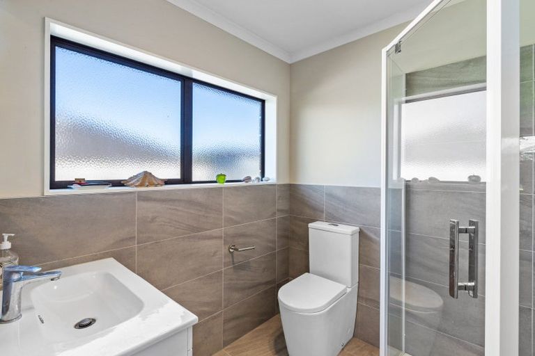 Photo of property in 82 Regent Drive, Paraparaumu Beach, Paraparaumu, 5032