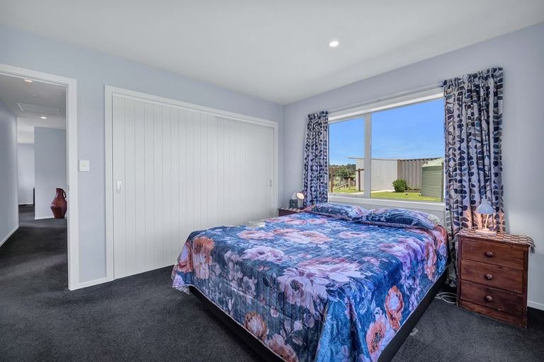 Photo of property in 43 Carrs Road, Urenui, 4377