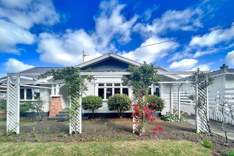 Photo of property in 4 Godwin Crescent, College Estate, Whanganui, 4500