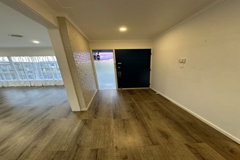 Photo of property in 141 Gossamer Drive, Pakuranga Heights, Auckland, 2010